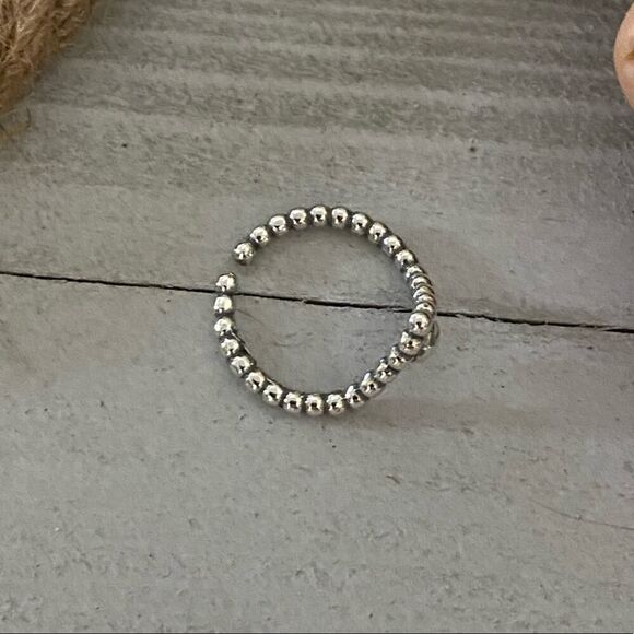 Sterling Silver V Shaped Ball Toe Ring Midi Ring - Picture 4 of 4